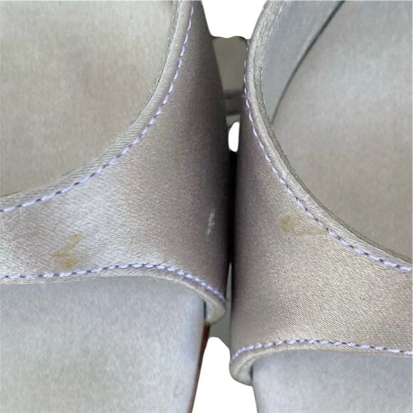 St. John ivory/pale gray/silver strappy sandal w/rhinestones. Made in Italy. Siz - Picture 12 of 13